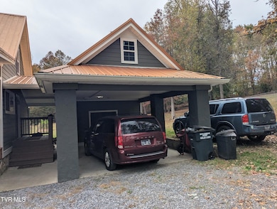 114 Greenland Park Rd, Church Hill, TN 37642 - photo 4