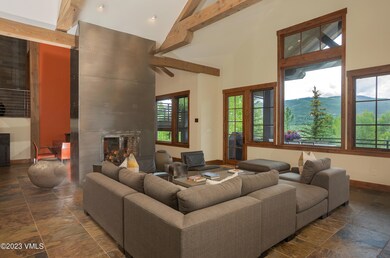 141LegacyTrail_Livingroom