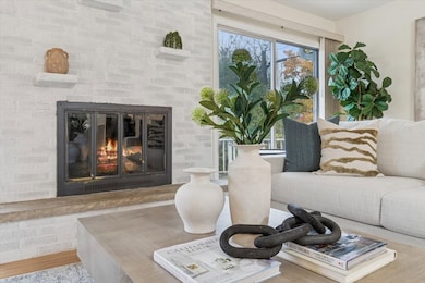 25W125 Lacey Ave, Naperville, IL 60563 - photo 3