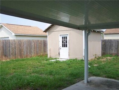 4463 Bayou Des Familles Dr, Marrero, LA 70072 - photo 2