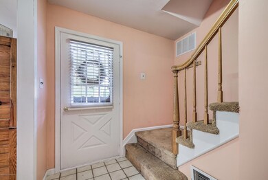 004_FOYER