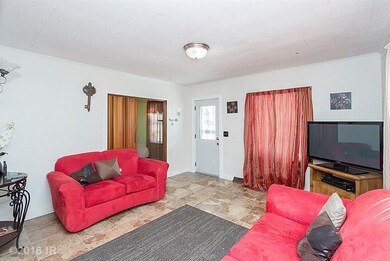 2102 Lyon St, Des Moines, IA 50317 - photo 5