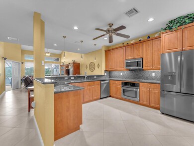 4991 Madison Lakes Cir W unit 65, Davie, FL 33328 - photo 4