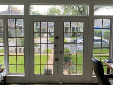 1306 Marshall St, Houston, TX 77006 - photo 4