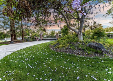 2300 S Akers St Visalia CA-small-077-081