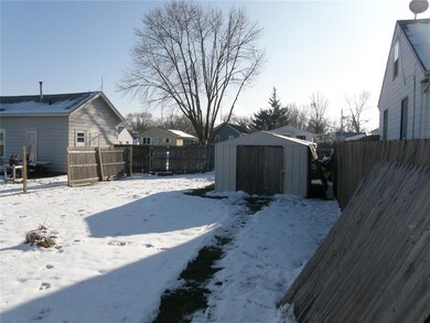 1216 18th Ave SW, Cedar Rapids, IA 52404 - photo 2
