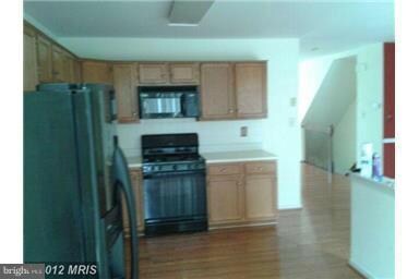 16872 Winston Ln, Woodbridge, VA 22191 - photo 3