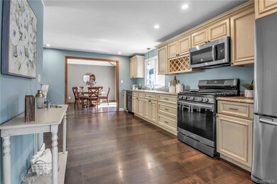 729 Meadowbrook Dr, North Tonawanda, NY 14120 - photo 6