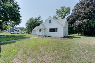 76 Primrose St, Indian Orchard, MA 01151 - photo 2