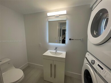 Powder room/laundry