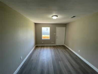 7805 Glass St, Houston, TX 77016 - photo 4
