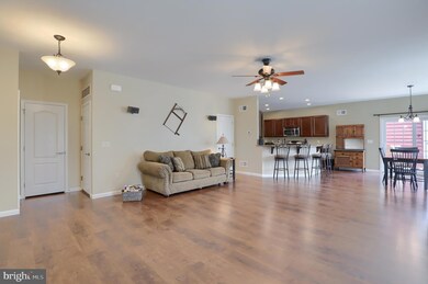 529 Landon Cir, Ephrata, PA 17522 - photo 6