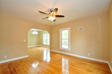 525 W Clayton St unit 1, Waukegan, IL 60085 - photo 3