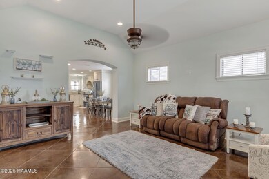 4-web-or-mls-121 Lee St-4 (2)