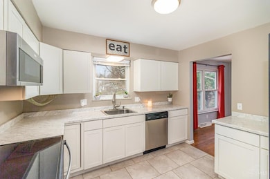 3745 Reemelin Rd, Cincinnati, OH 45211 - photo 5