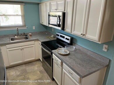 31 Wharfside Dr, Monmouth Beach, NJ 07750 - photo 4