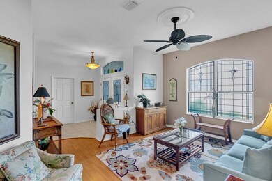 FORMAL LIVING & FOYER