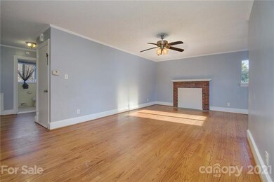 306 Brevard St, Statesville, NC 28677 - photo 5