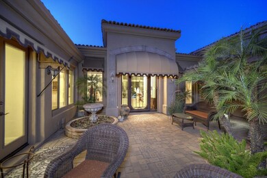 002_Courtyard