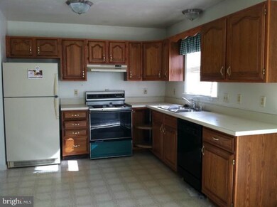 8313 Cypress St, Laurel, MD 20707 - photo 2