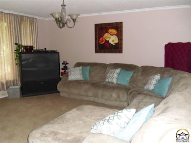 1412 SW Caledon St, Topeka, KS 66611 - photo 3