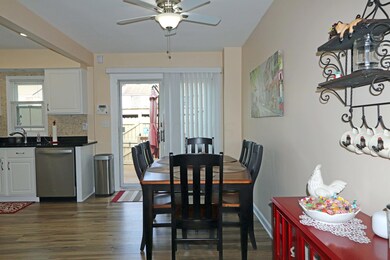 Eat In Kitchen
