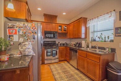 241 Daisy Creek Village Dr, Central Point, OR 97502 - photo 6