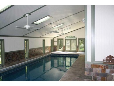 Swimming Pool/Hot Tub/Sauna.