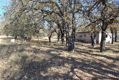 240 Circle Dr, Comanche, TX 76442 - photo 3