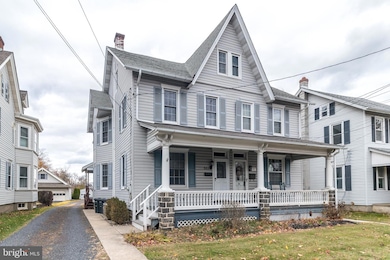 803 W Broad St, Quakertown, PA 18951 - photo 2