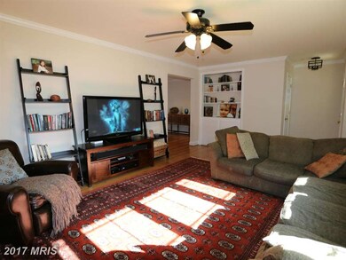 121 Kingsley Rd SW, Vienna, VA 22180 - photo 4