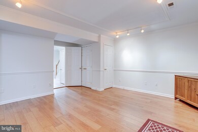 2518 Isham Randolph Dr, Herndon, VA 20171 - photo 5