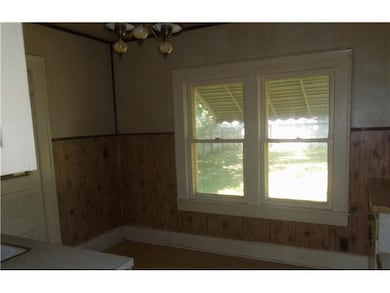 2415 Pearl St, Anderson, IN 46016 - photo 4