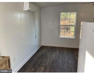 1499 Valley Rd unit . C, Berkeley Springs, WV 25411 - photo 4