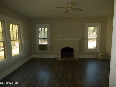 514 S 5th St, McComb, MS 39648 - photo 4