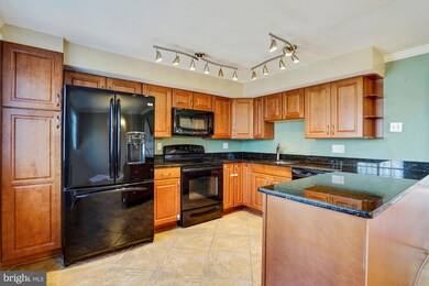 8692 Bent Arrow Ct, Springfield, VA 22153 - photo 5