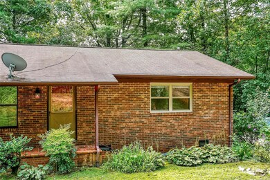 69 Mountain St, Marion, NC 28752 - photo 7