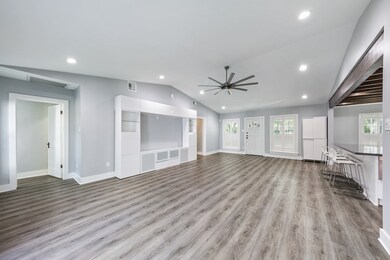 734 W 42nd St, Houston, TX 77018 - photo 6