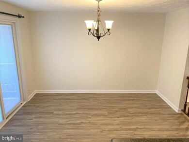 19101 Willow Spring Dr, Germantown, MD 20874 - photo 5