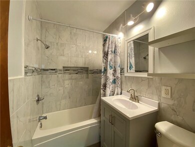 2303 SE 8th Ct, Des Moines, IA 50315 - photo 4