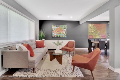 06-Living Room