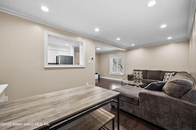 512 Ilyssa Way, Staten Island, NY 10312 - photo 7