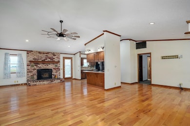 19038 Farm Road 2020, Aurora, MO 65605 - photo 6