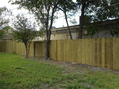 1354 Twin Falls Rd, Houston, TX 77088 - photo 7