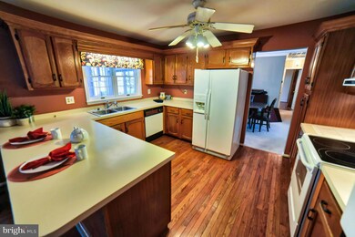 22424 Armstrong Dr, Leonardtown, MD 20650 - photo 3