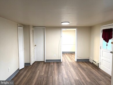 725 W Broad St unit 4, Quakertown, PA 18951 - photo 3