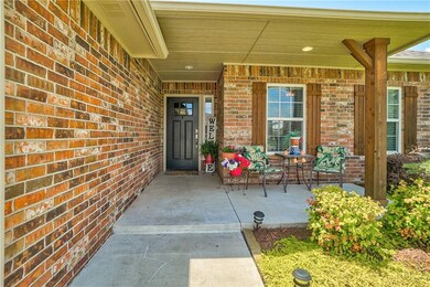 2228 Crooked Oak Dr, Shawnee, OK 74804 - photo 2