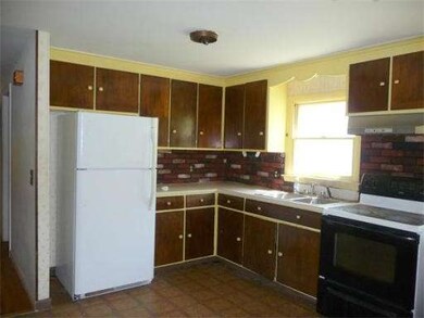 48 Longmeadow Dr, Amherst, MA 01002 - photo 7