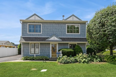 14 Cobble Ln, Levittown, NY 11756 - photo 2