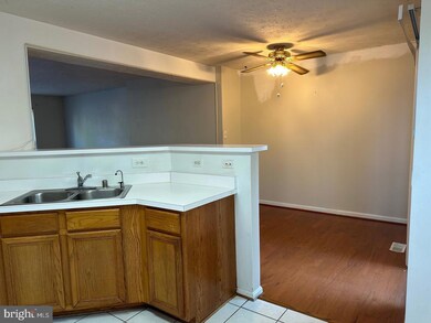 3355 Esquarre Ct, Woodbridge, VA 22193 - photo 4